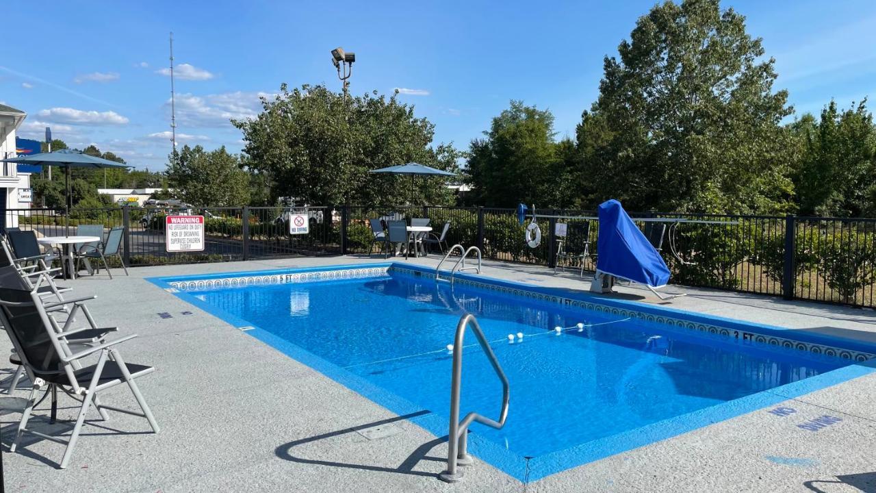 Baymont By Wyndham Dublin Otel Dış mekan fotoğraf
