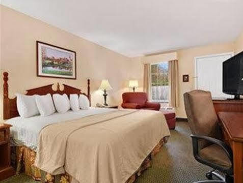 Baymont By Wyndham Dublin Otel Dış mekan fotoğraf